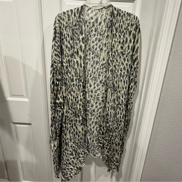 Modena‎ One Size Leopard Print Lightweight Kimono - Picture 1 of 4